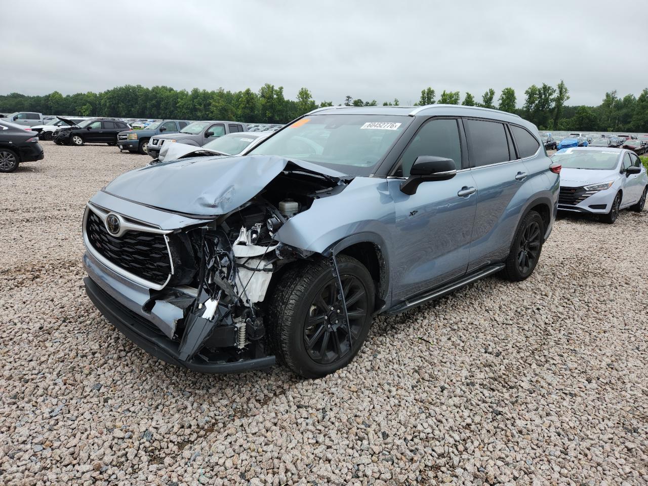 2021 Toyota Highlander XLE, VIN 5TDGZRAH1MS089089 — Front end