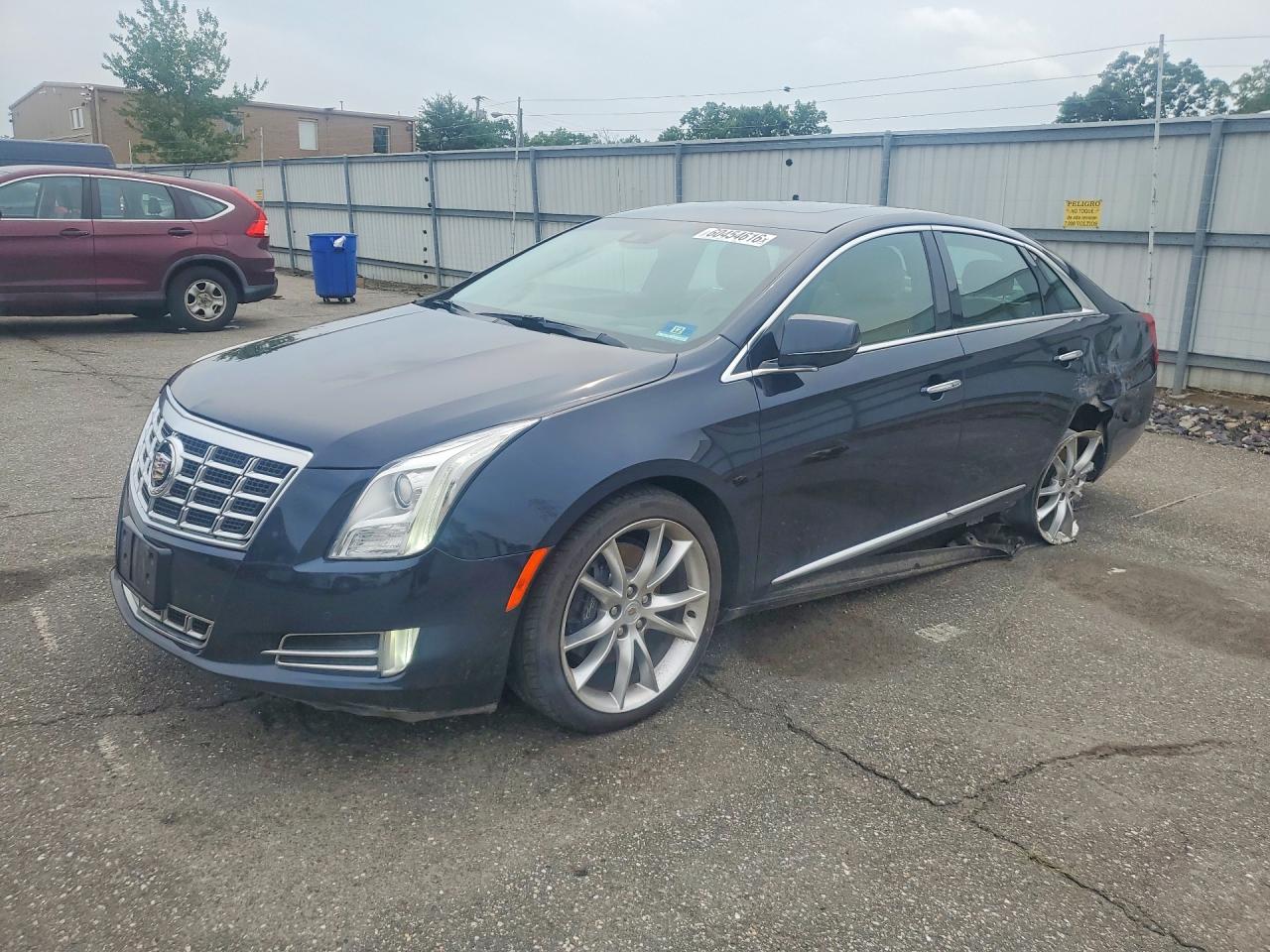 2013 Cadillac XTS Premium, VIN 2G61S5S37D9150687 — Бок