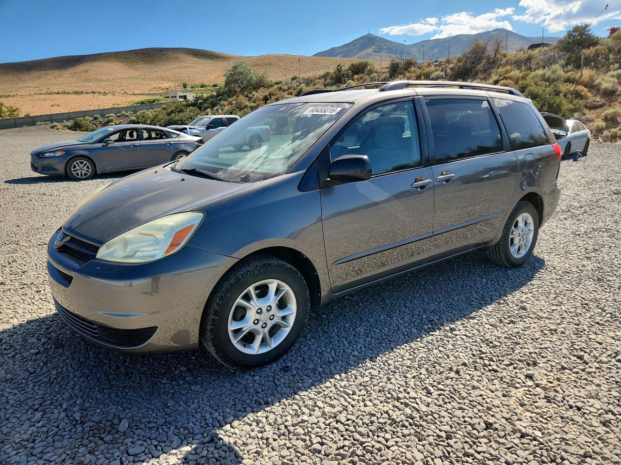 2004 Toyota Sienna LE, VIN 5TDBA23C34S003467 — Side