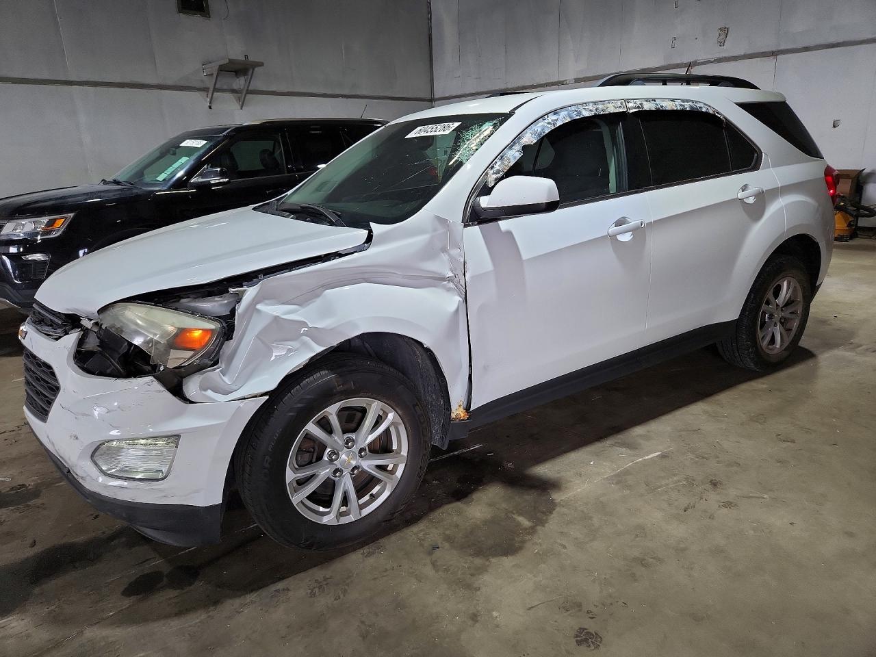2017 Chevrolet Equinox LT, VIN 2GNFLFEK2H6264216 — Front end