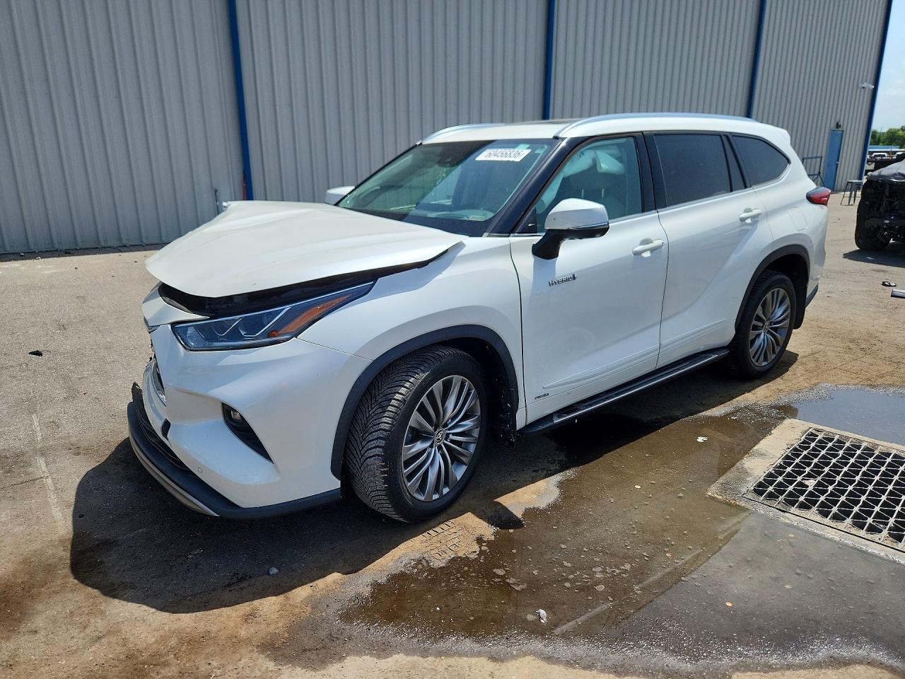 2021 Toyota Highlander Hybrid Platinum, VIN 5TDEBRCHXMS053085 — Front end