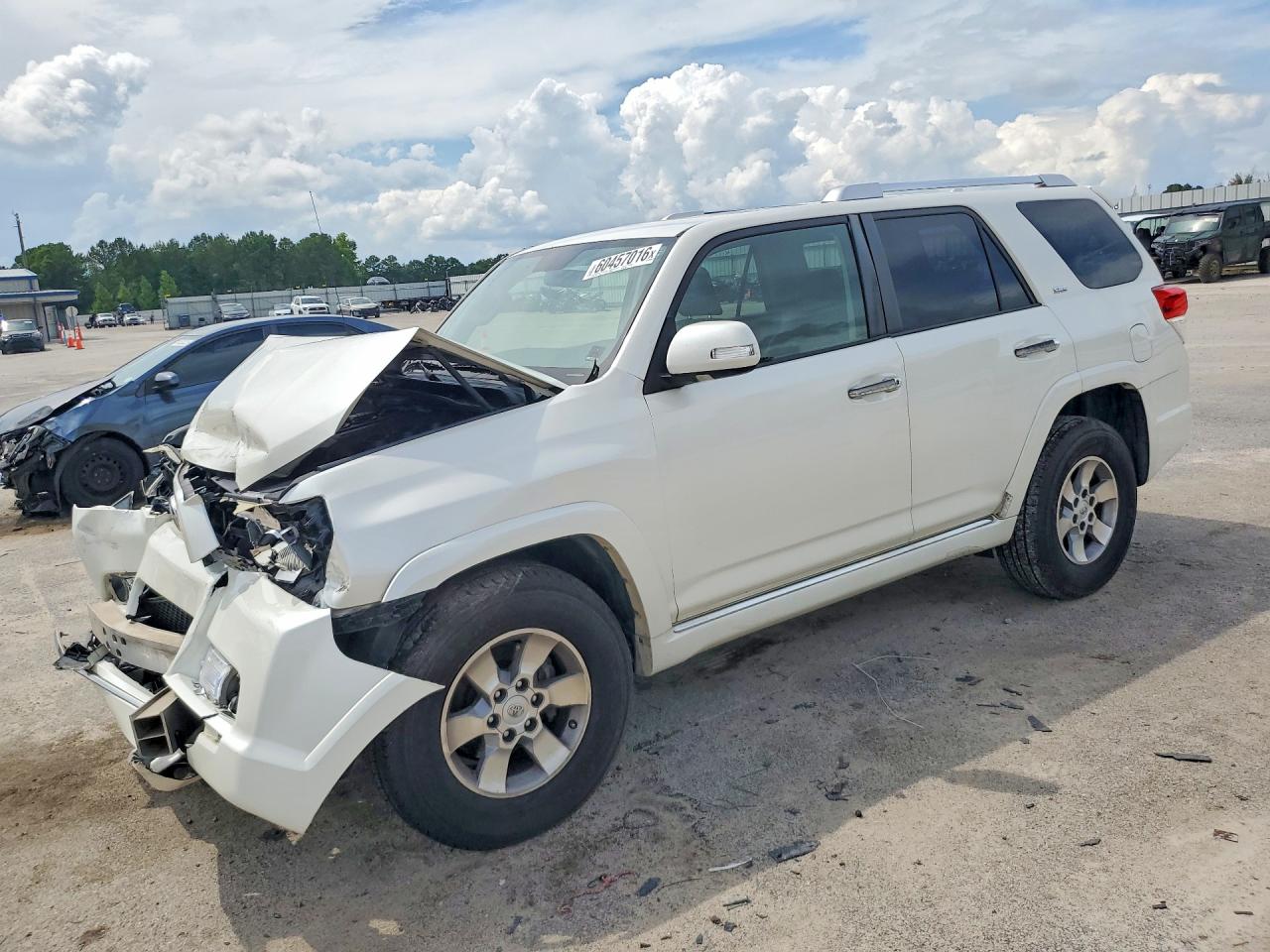 2010 Toyota 4Runner SR5, VIN JTEZU5JR7A5002009 — Front end