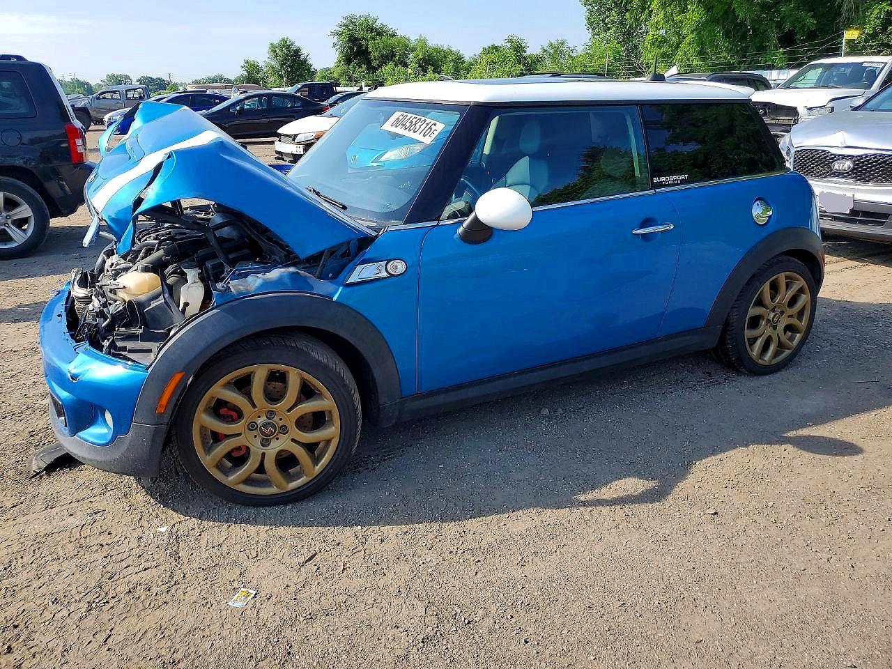 2011 MINI Hardtop S, VIN WMWSV3C51BTY22839 — Front end