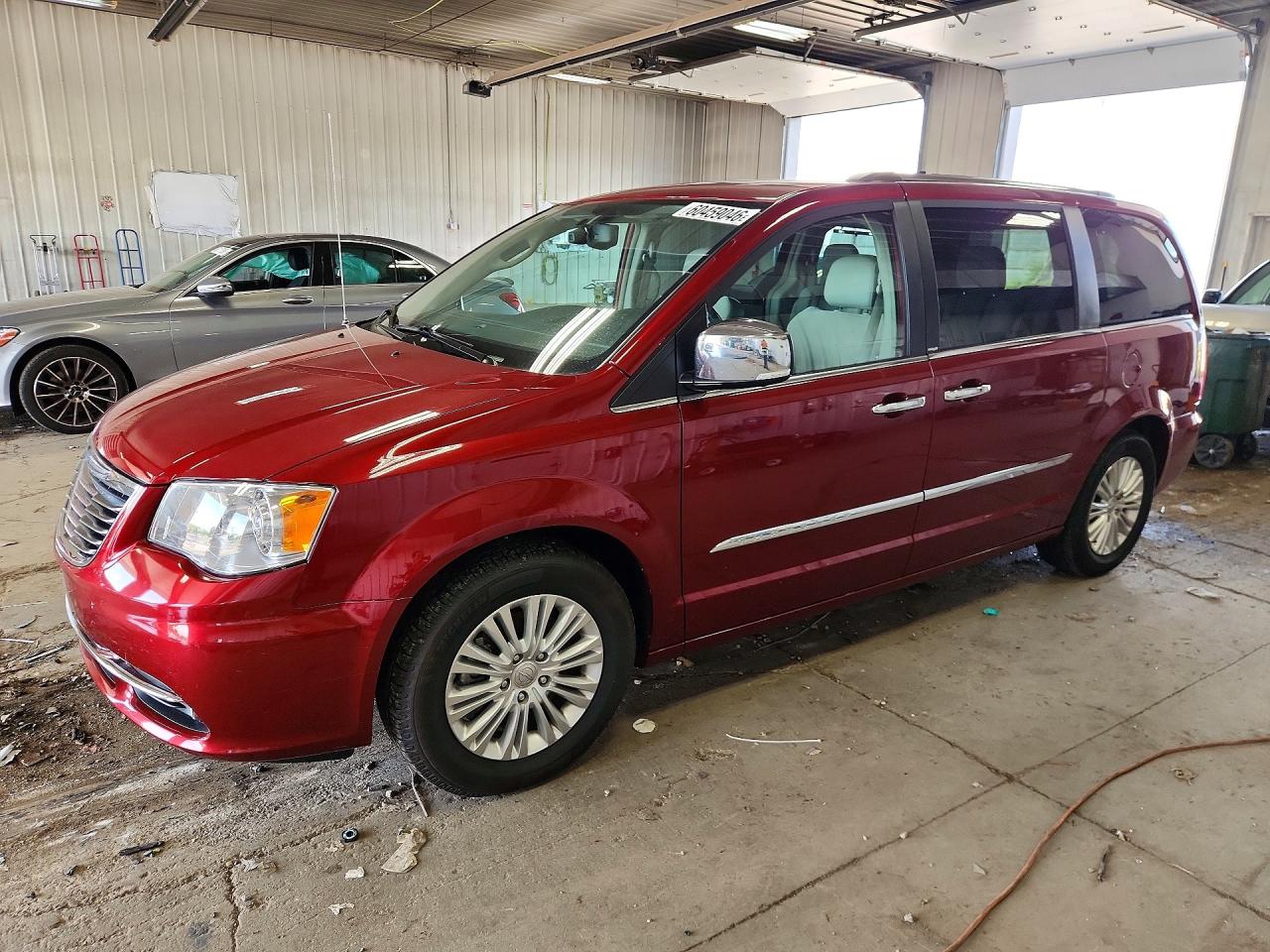 2013 Chrysler Town & Country Limited, VIN 2C4RC1GG8DR728006 — Бок
