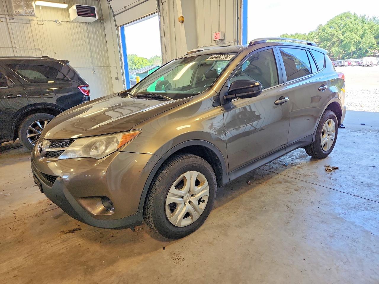 2015 Toyota RAV4 LE, VIN 2T3BFREV6FW274646 — Rear end