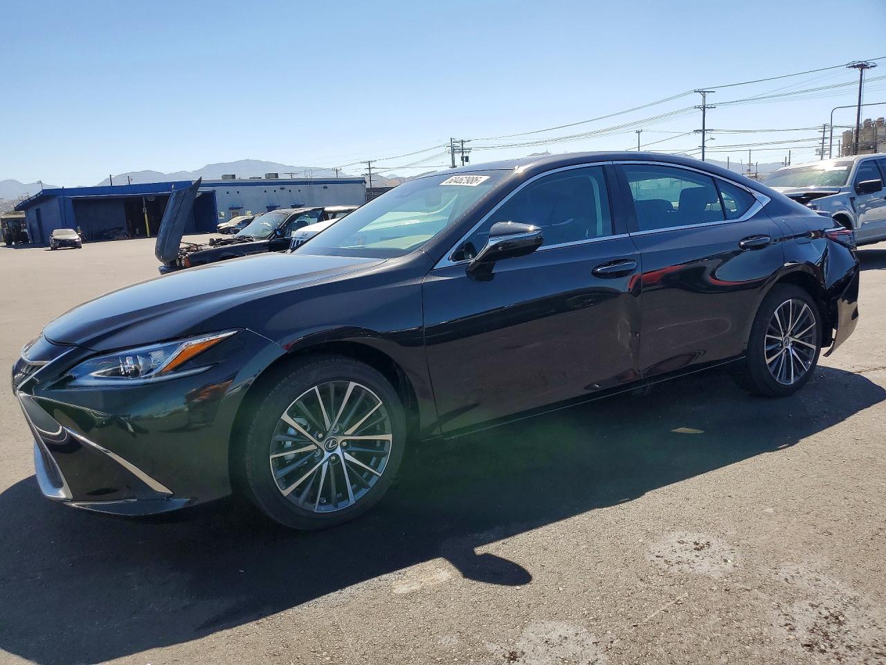 2025 Lexus ES 300h, VIN 58ADA1C13SU072061 — Зад