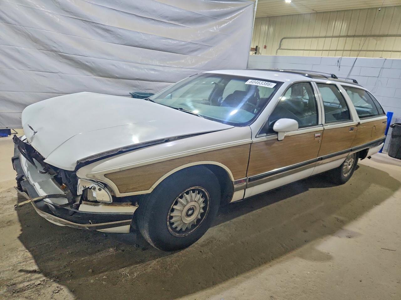 1994 Buick Roadmaster Estate, VIN 1G4BR82P6RR428974 — Front end