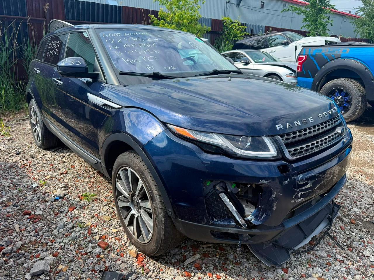 2017 Land Rover Range Rover Evoque HSE, VIN SALVR2BG9HH215125 — Front end