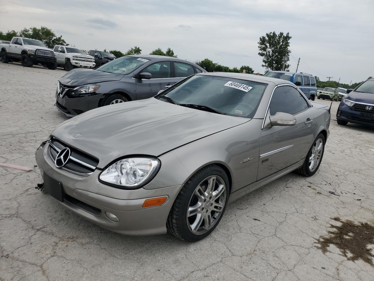 2004 Mercedes-Benz SLK 230/320, VIN WDBKK49F24F310993 — Front end