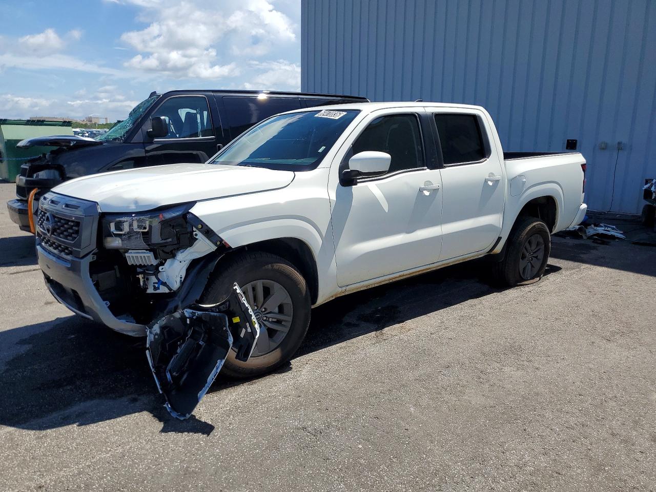 2026 Nissan Frontier SV, VIN 1N6ED1EKXTN642062 — Front end
