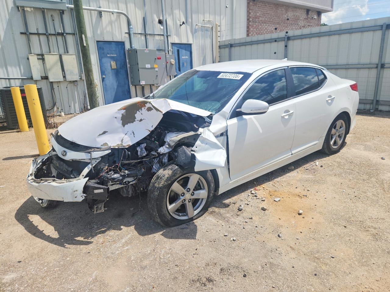 2015 Kia Optima LX, VIN 5XXGM4A79FG442367 — Front end