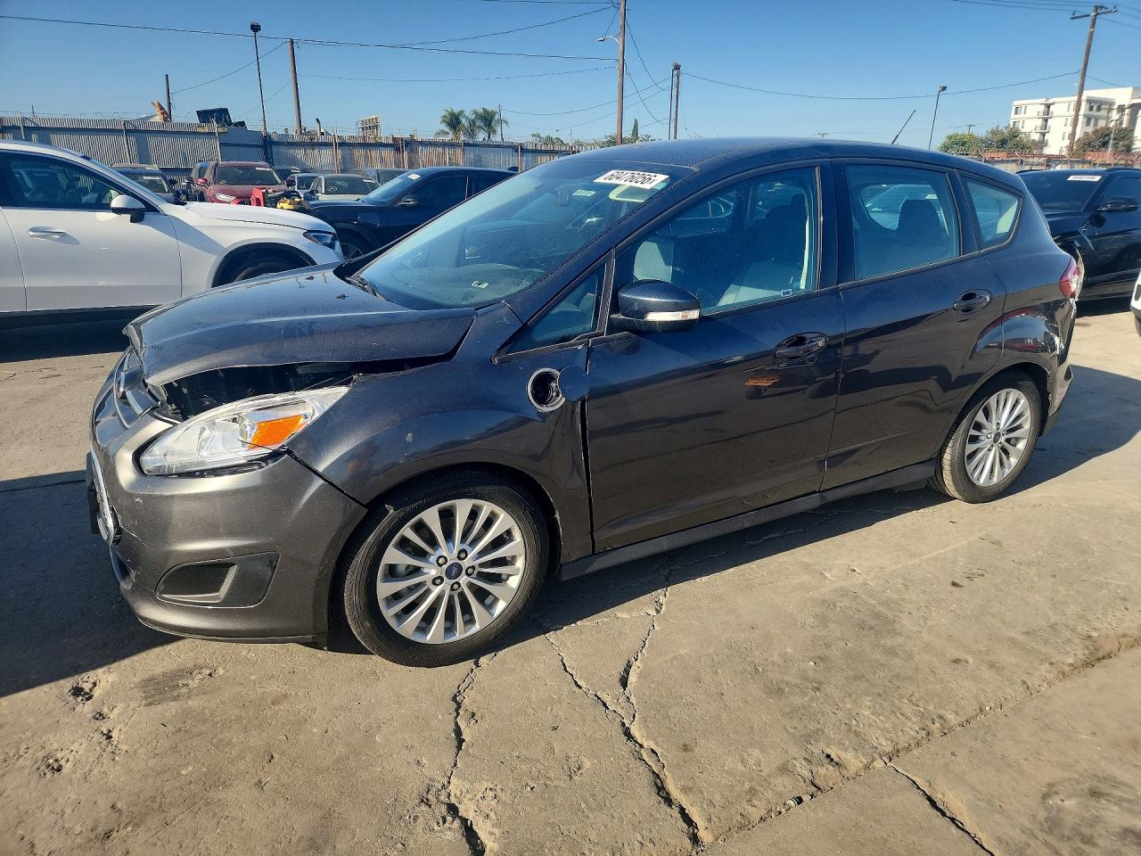 2017 Ford C-Max SE, VIN 1FADP5EU2HL115950 — Перед