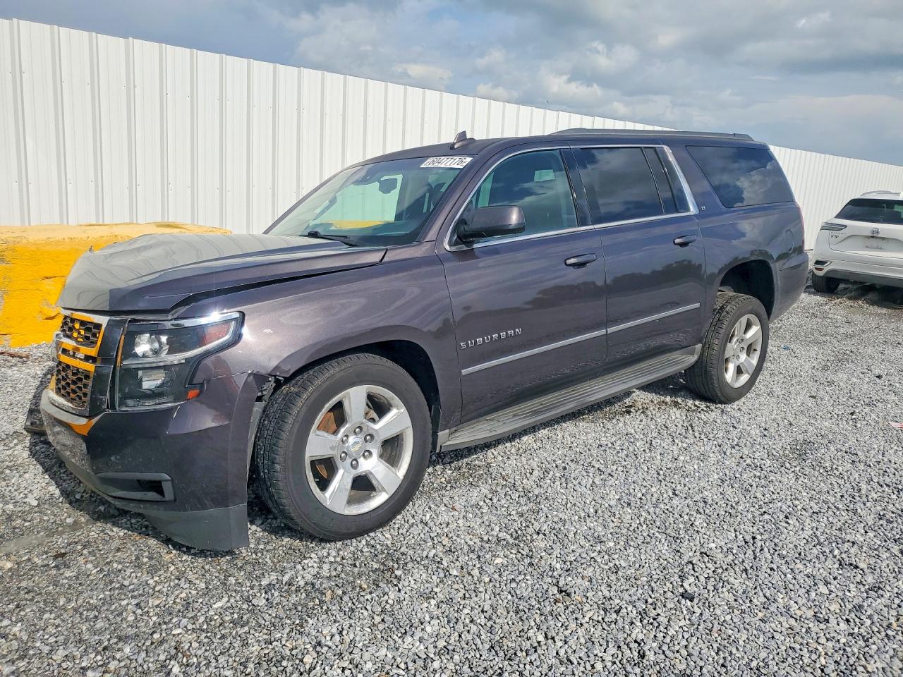 2015 Chevrolet Suburban LT, VIN 1GNSCJKC6FR604189 — Front end