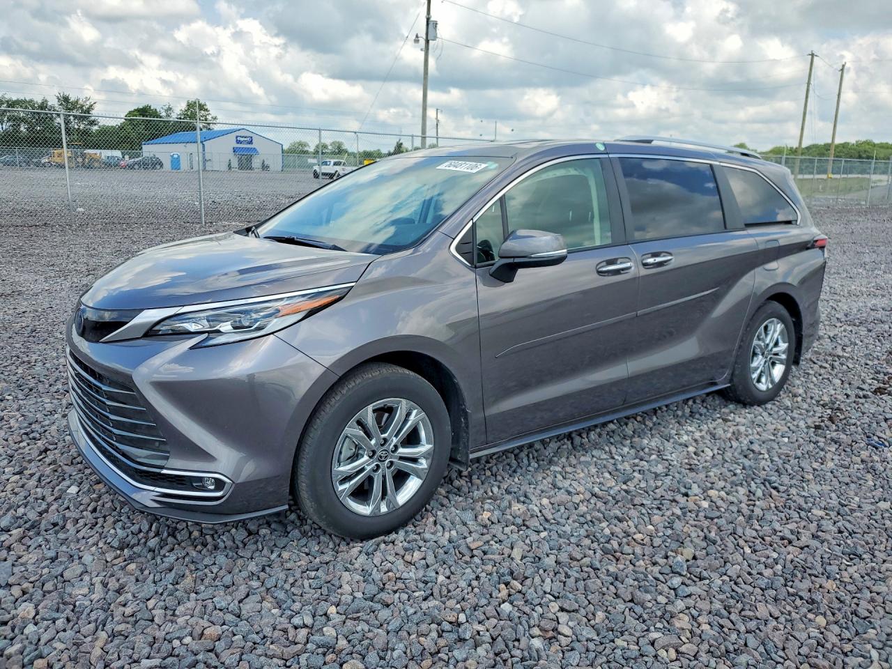 2023 Toyota Sienna Platinum, VIN 5TDESKFC8PS097923 — Зад