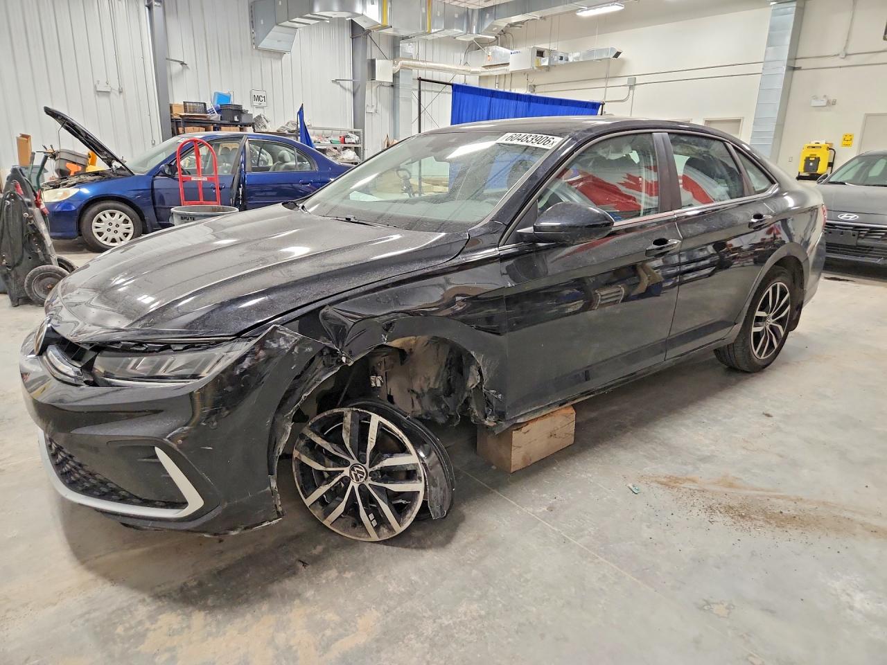 2026 Volkswagen Jetta, VIN 3VWEW7BU8TM029712 — Перед