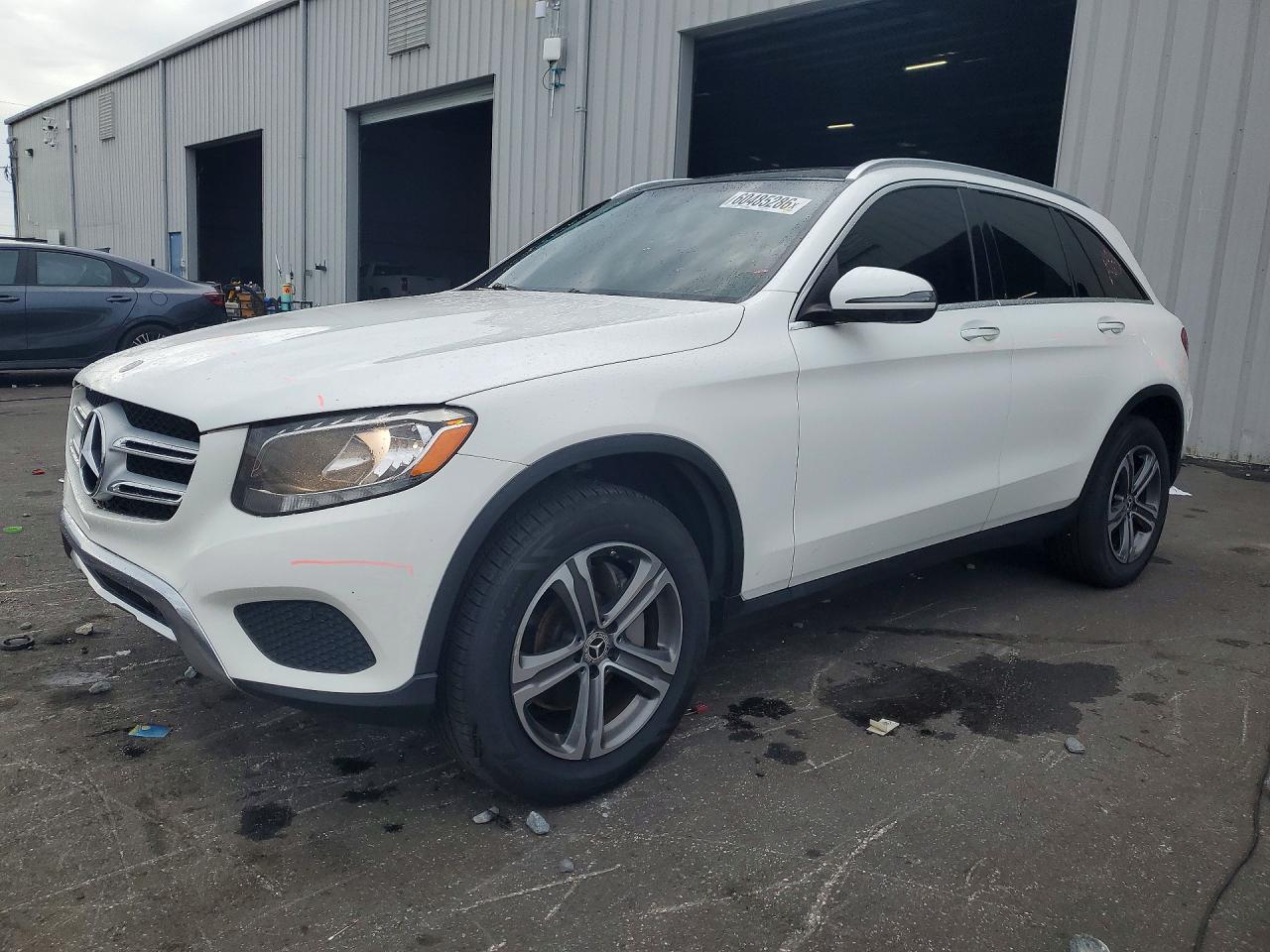 2018 Mercedes-Benz GLC 300, VIN WDC0G4JBXJV021360 — Side