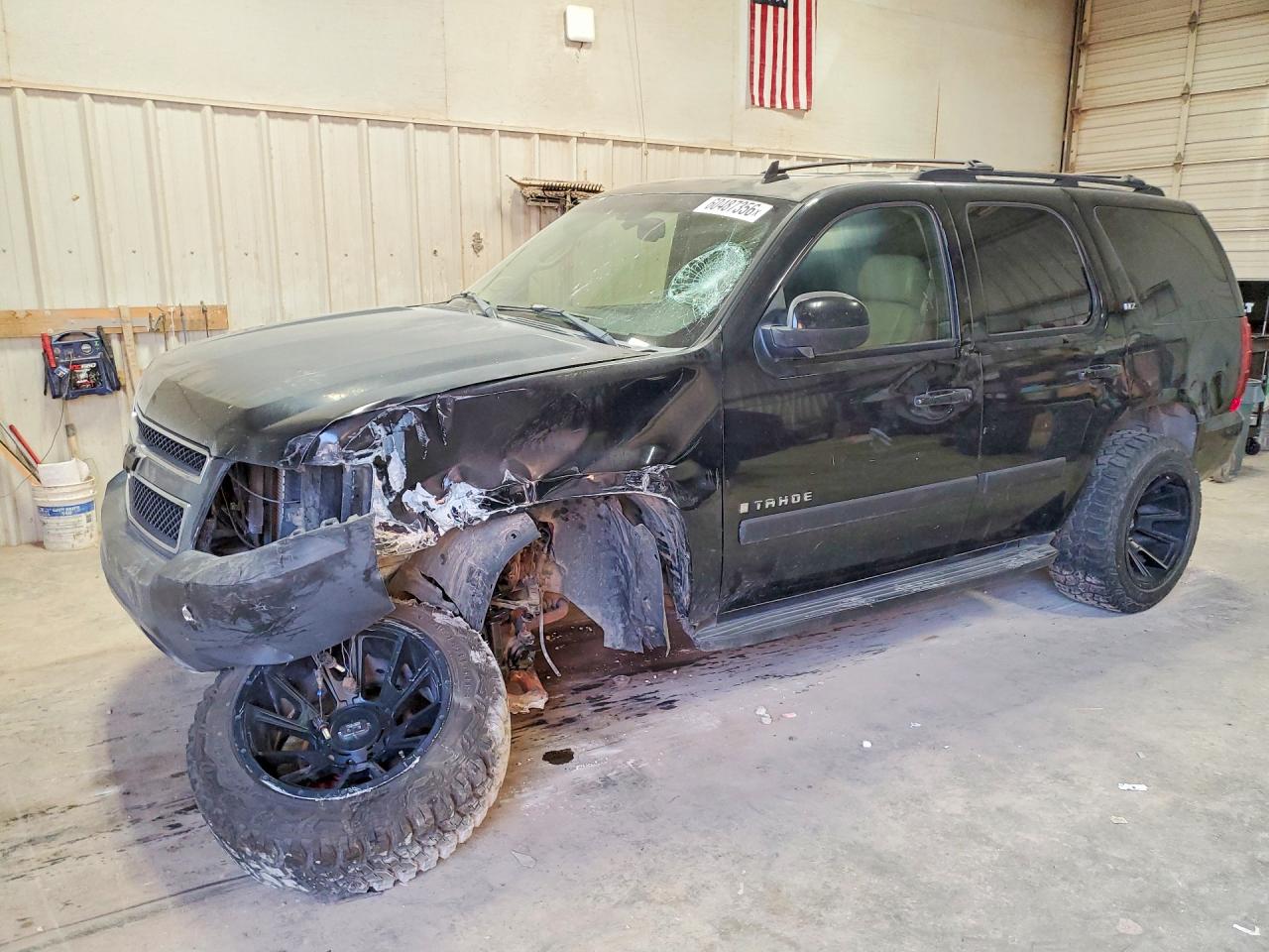 2007 Chevrolet Tahoe LS, VIN 1GNFK13047R136893 — Перед