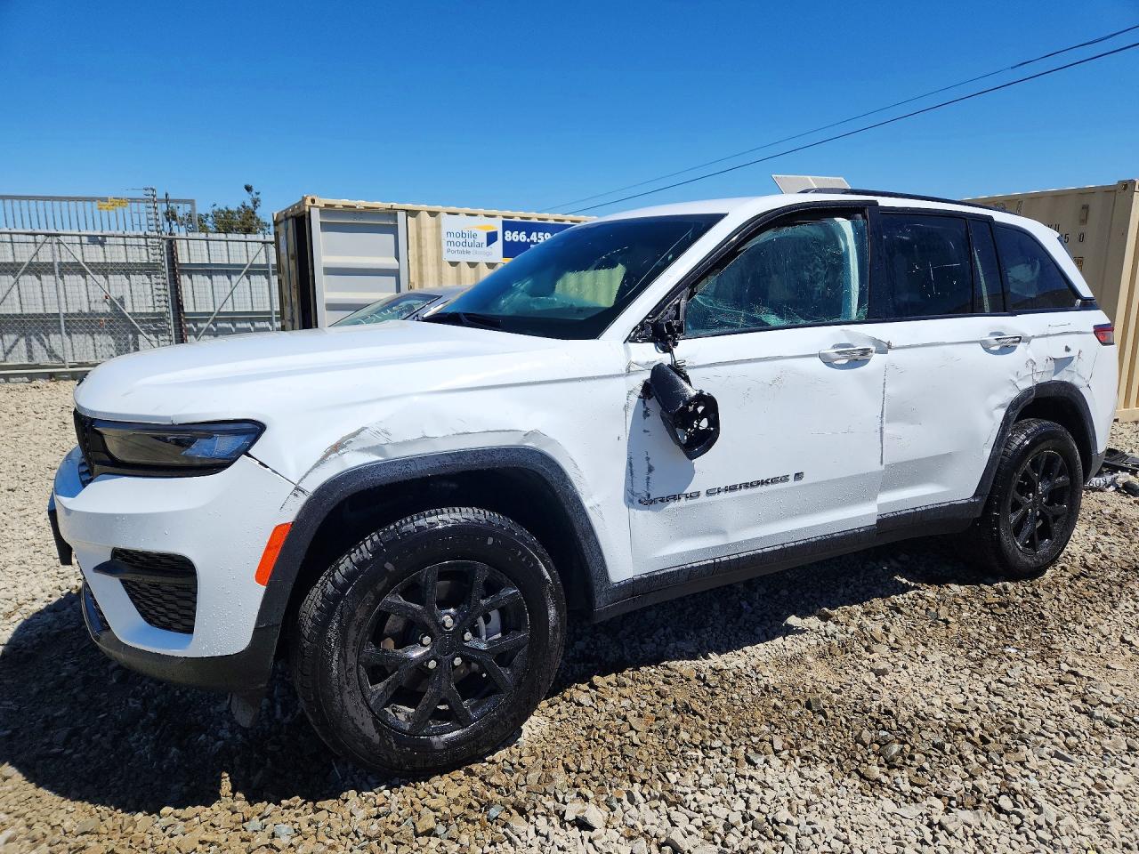 2025 Jeep Grand Cherokee Altitude, VIN 1C4RJHAG8S8699493 — Side