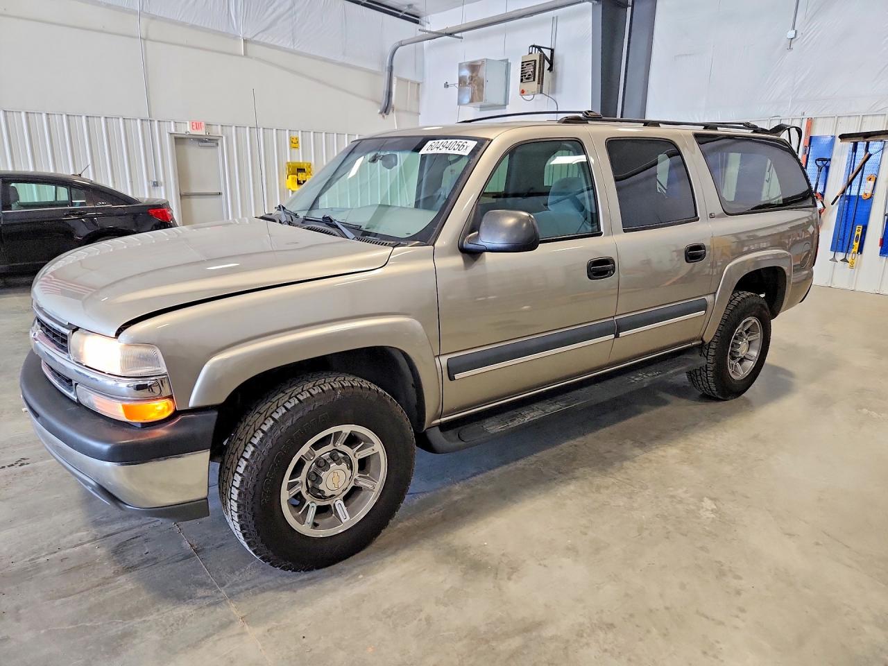 2002 Chevrolet Suburban LS, VIN 3GNGC26G52G253083 — Rear end