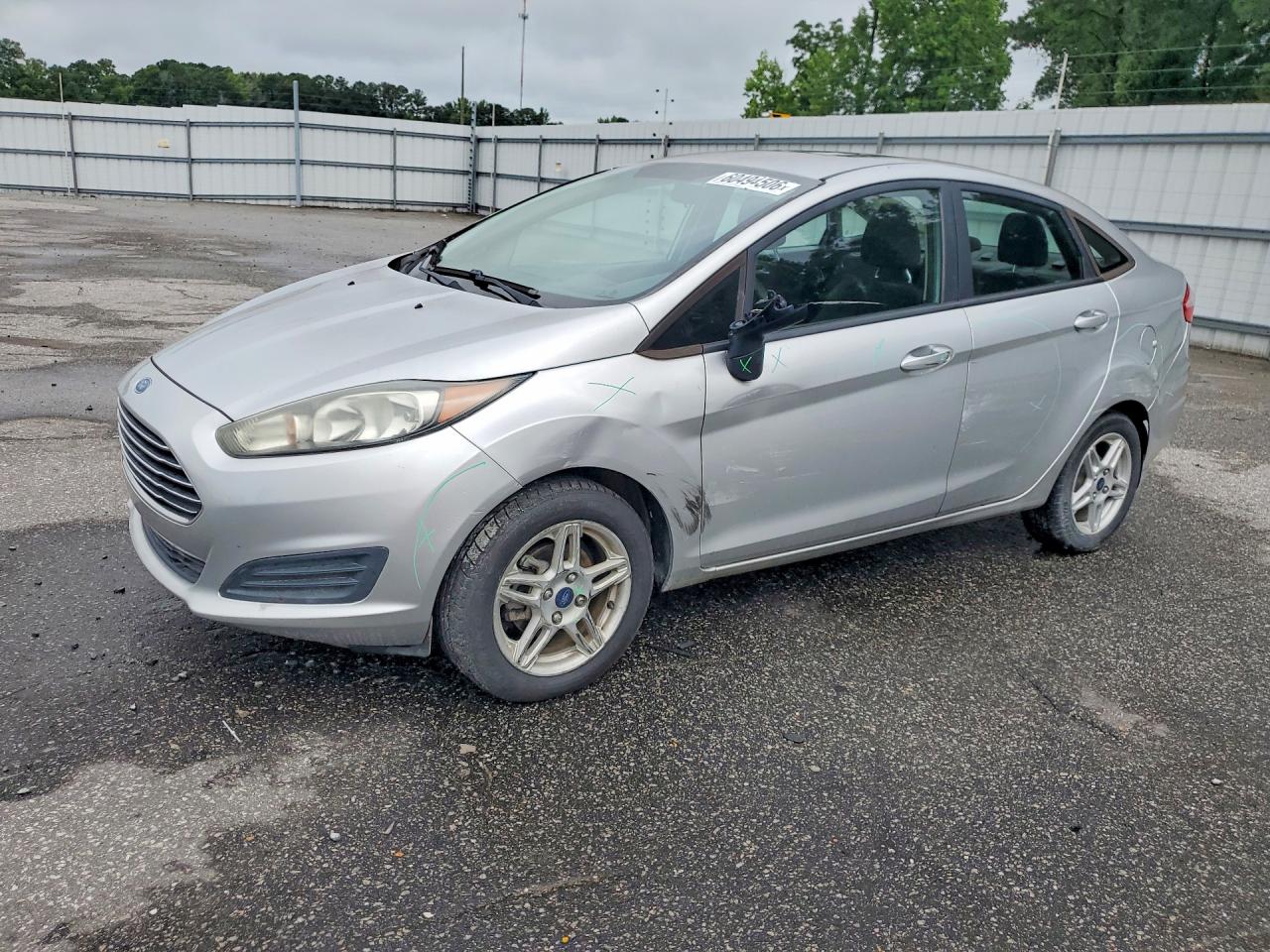 2018 Ford Fiesta SE, VIN 3FADP4BJ9JM108244 — Бок