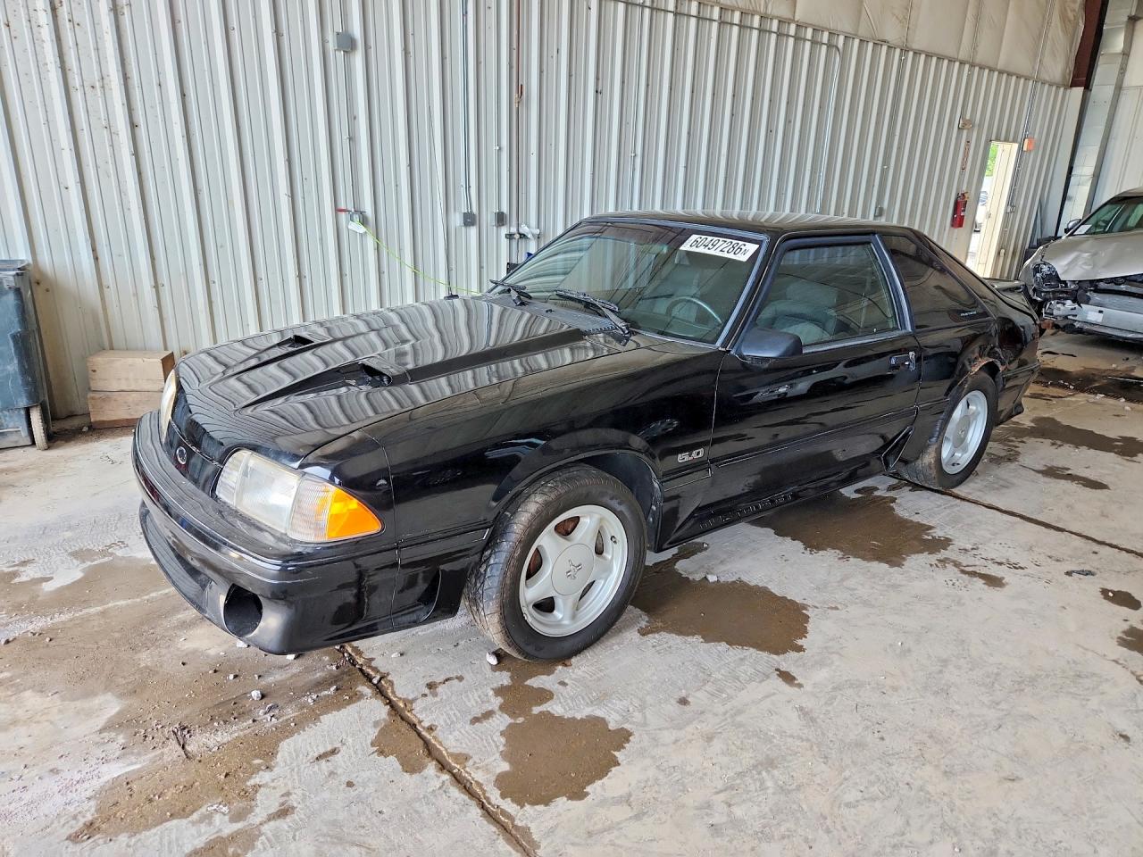 1992 Ford Mustang GT, VIN 1FACP42E9NF142382 — Rear end