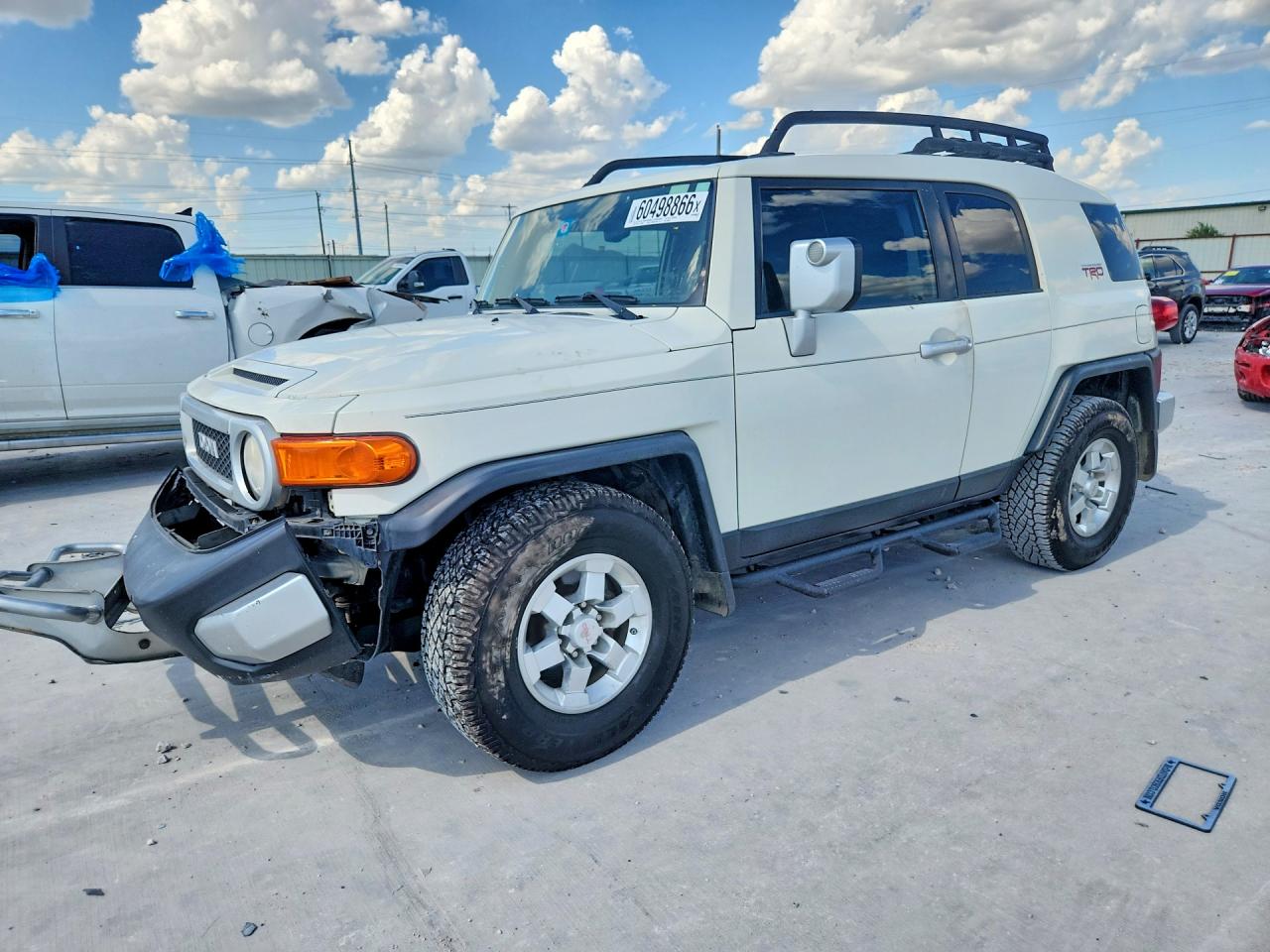 2010 Toyota FJ Cruiser, VIN JTEZU4BF8AK009602 — Front end