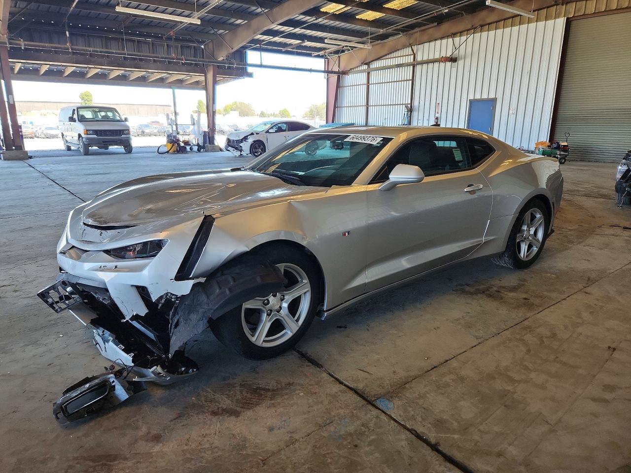 2018 Chevrolet Camaro 1LT, VIN 1G1FB1RX1J0156133 — Front end
