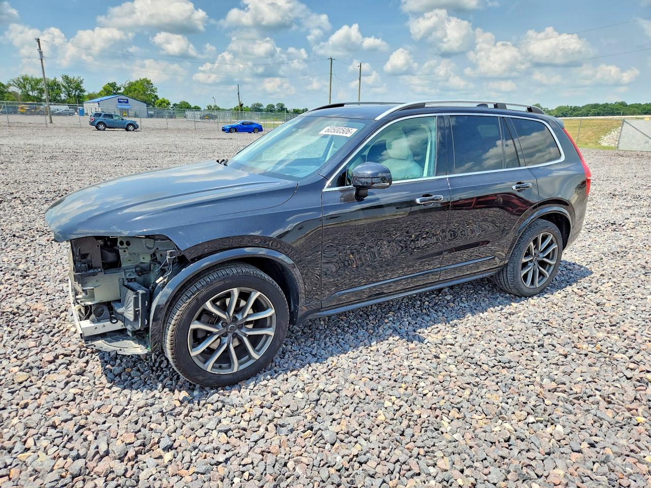 2019 Volvo XC90 Momentum, VIN YV4A22PK4K1458250 — Перед