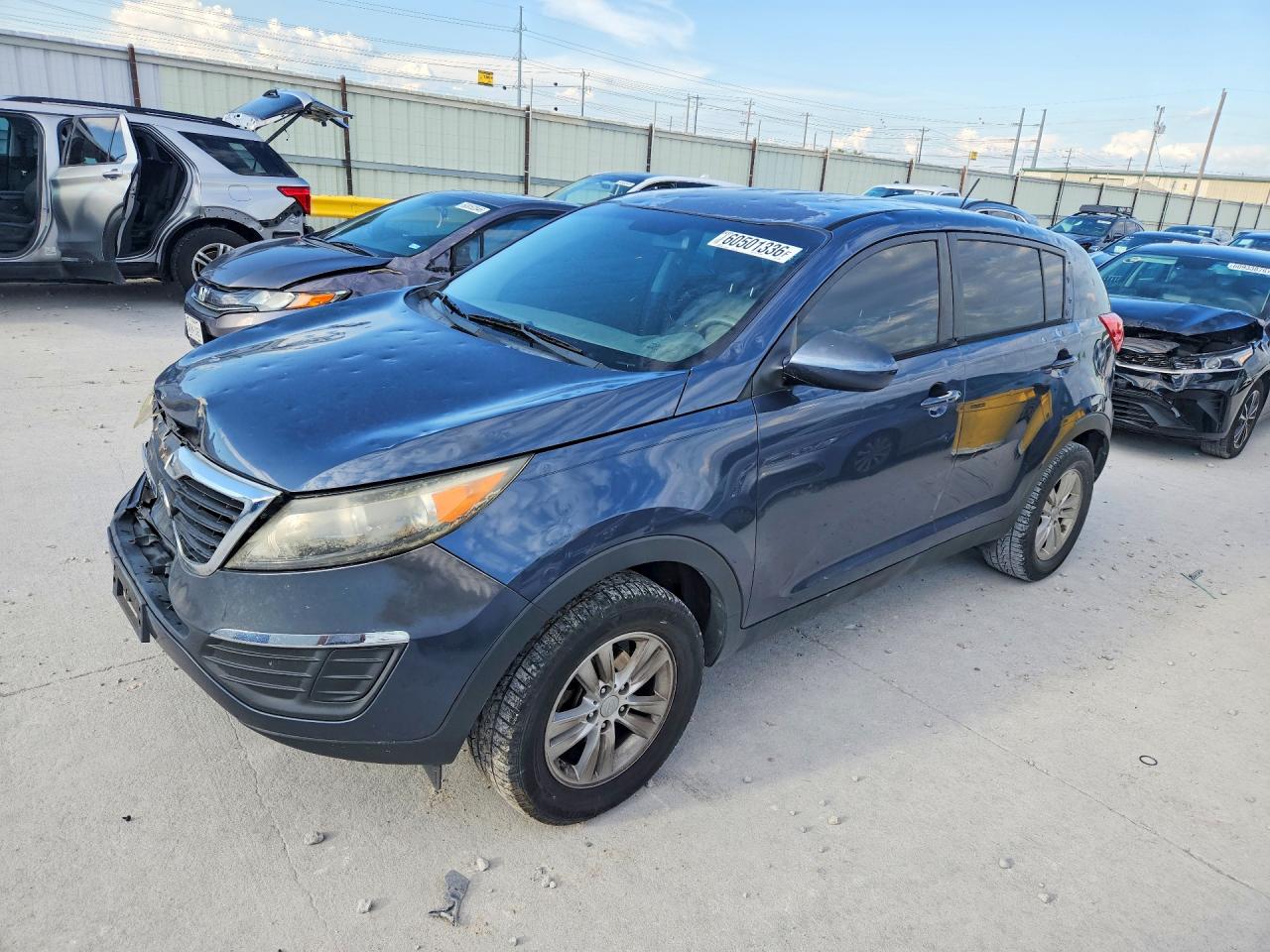 2011 Kia Sportage LX, VIN KNDPB3A29B7018663 — Front end