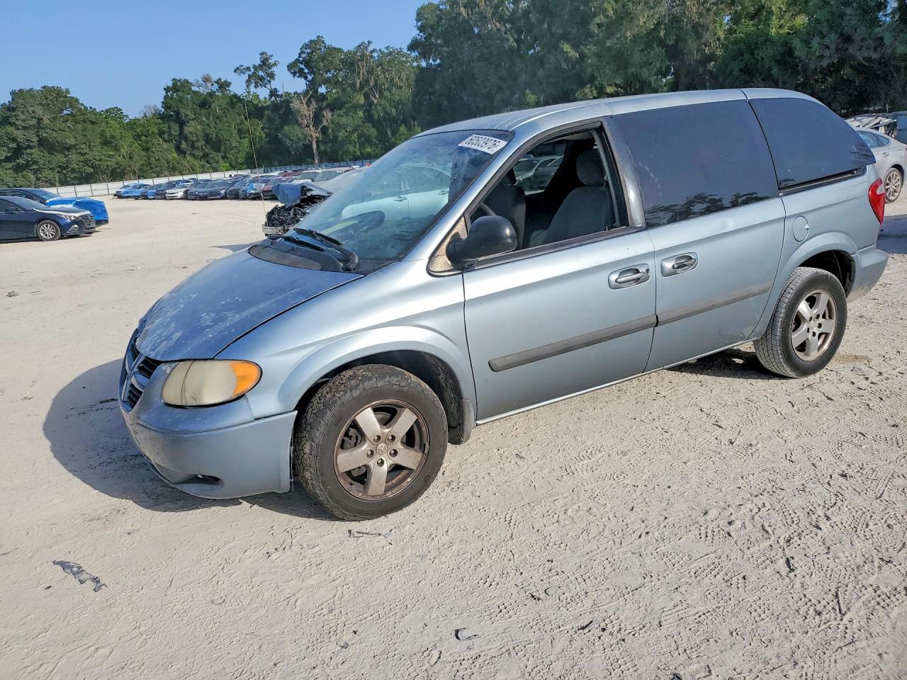 2006 Dodge Caravan SXT, VIN 1D8GP45R06B743488 — Перед