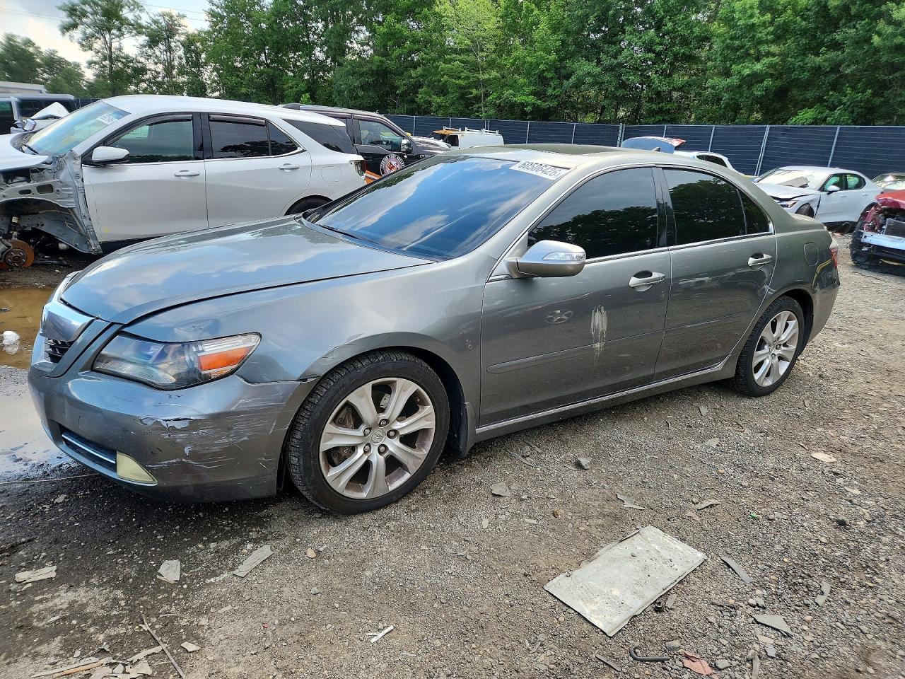 2010 Acura RL Technology, VIN JH4KB2F64AC000303 — Side