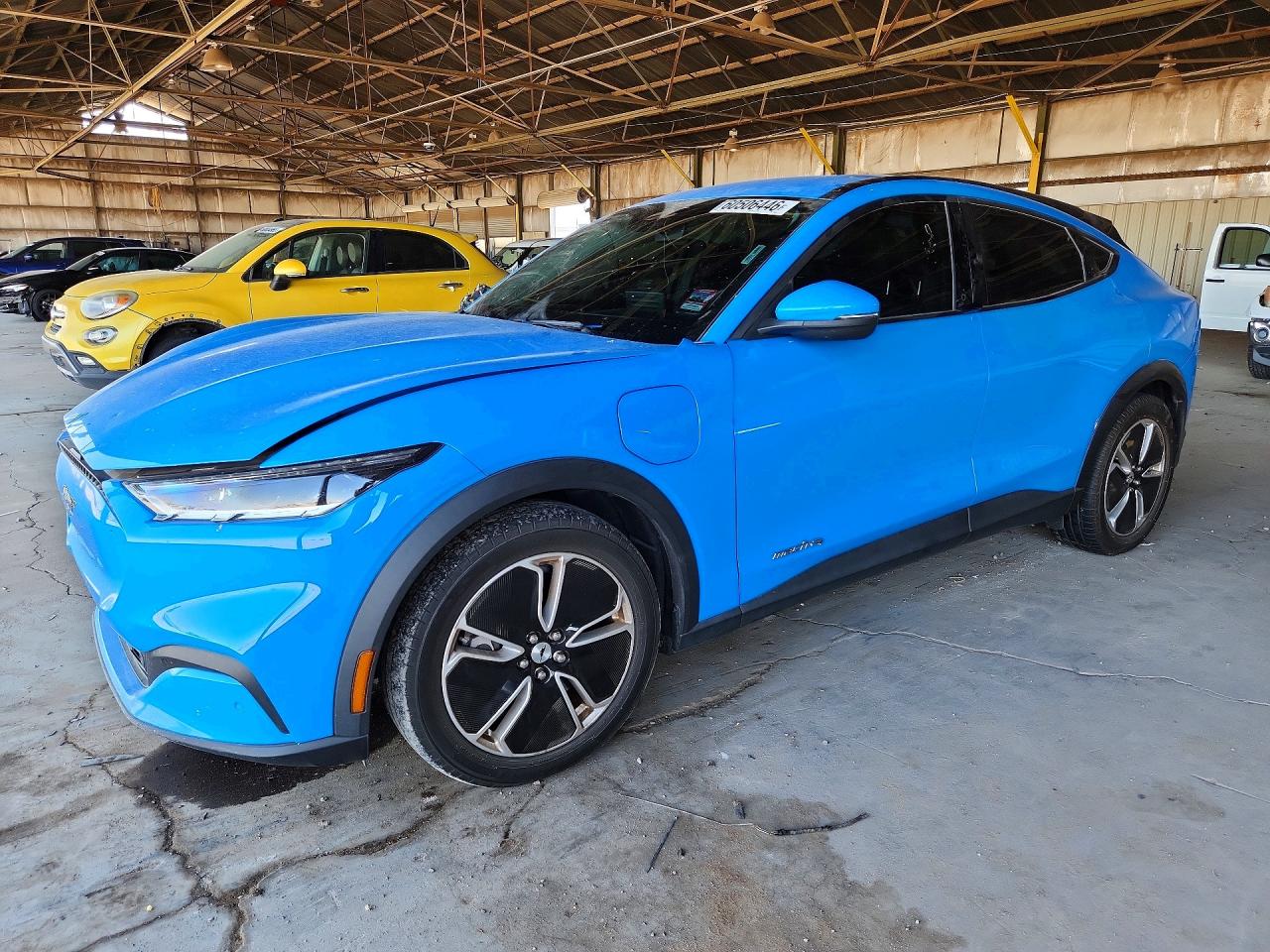 2022 Ford Mustang Mach-E Select, VIN 3FMTK1SS9NMA18900 — Front end