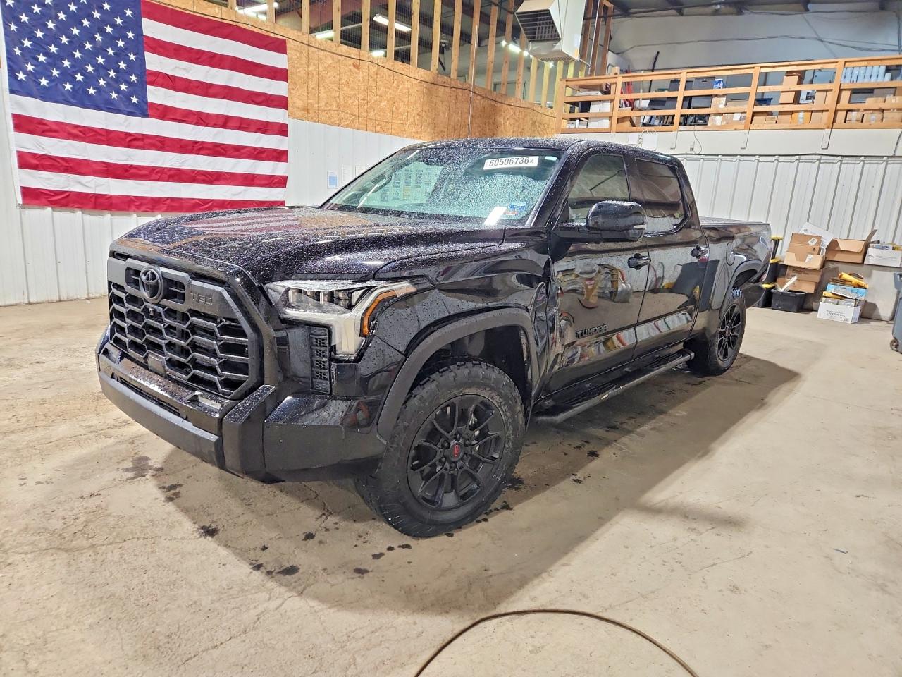 2024 Toyota Tundra Limited, VIN 5TFWA5EC1RX030412 — Зад