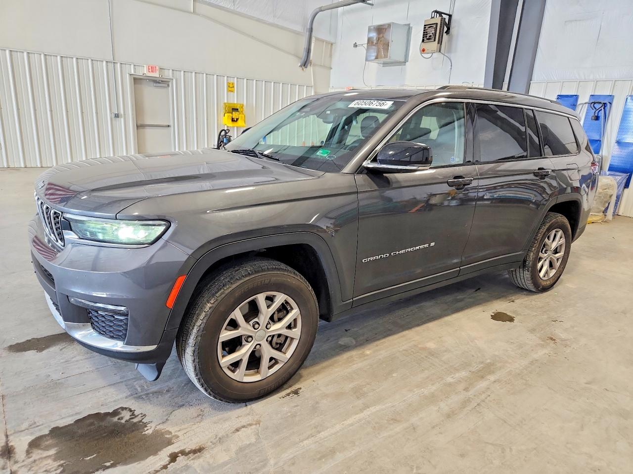 2022 Jeep Grand Cherokee Limited, VIN 1C4RJKBGXN8629140 — Minor dents and scratches