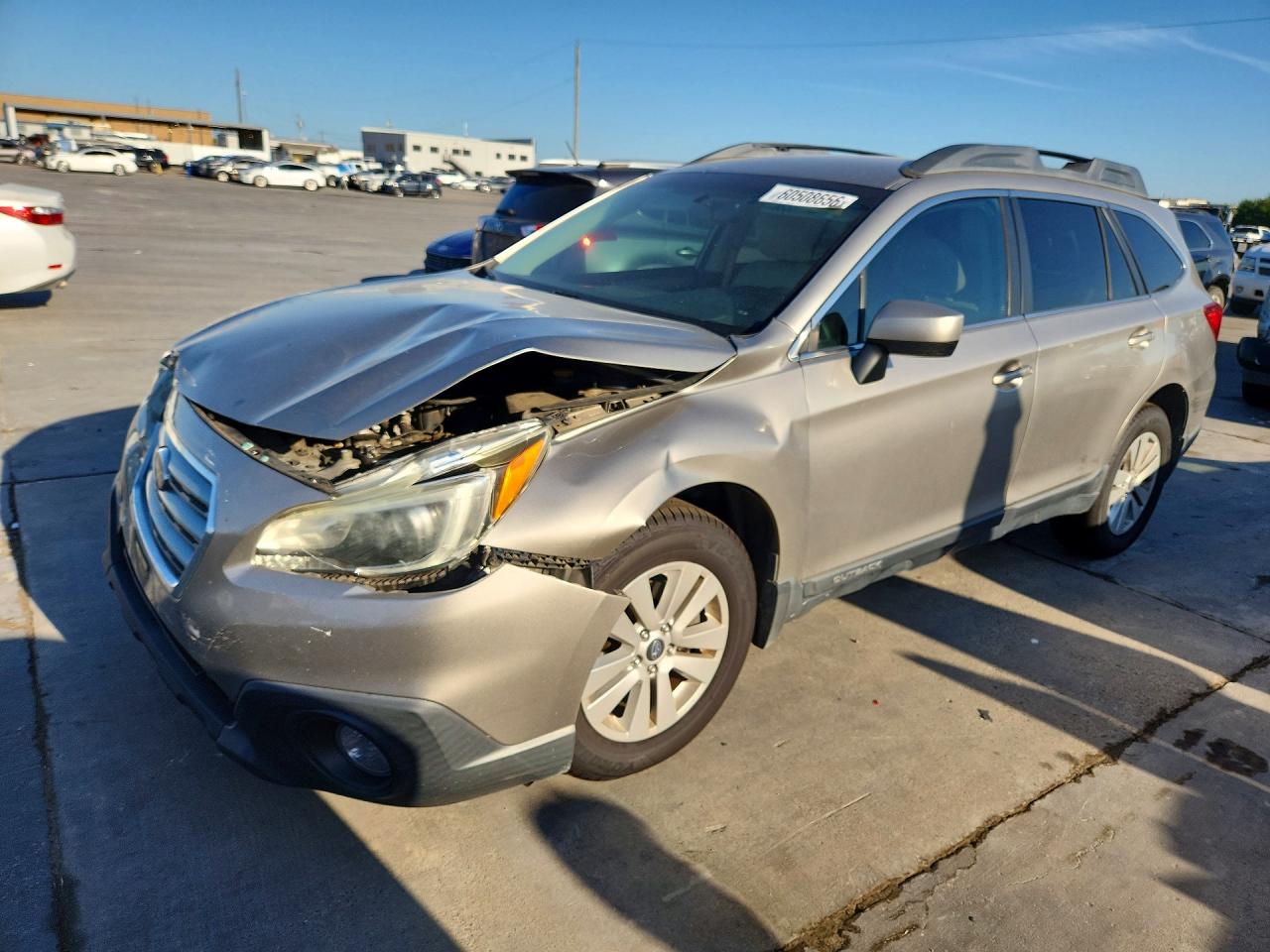 2016 Subaru Outback Premium, VIN 4S4BSBCC7G3218994 — Front end