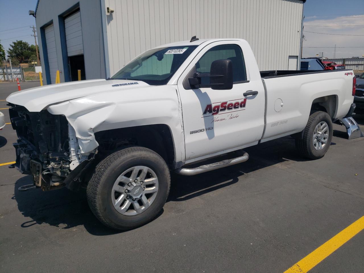 2015 Chevrolet Silverado 3500, VIN 1GC3KZC86FZ117339 — Перед