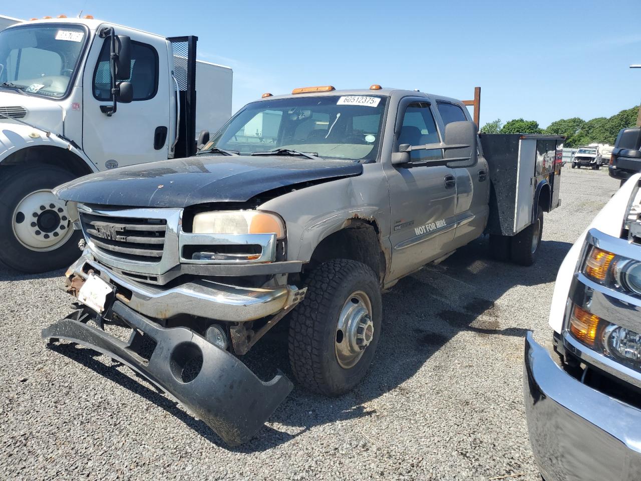 2003 GMC Sierra 3500, VIN 1GTJK33123F120078 — Front end