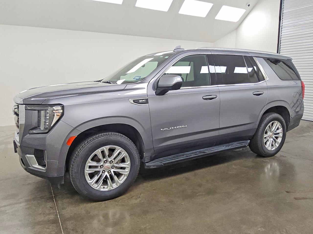 2022 GMC Yukon SLE, VIN 1GKS1AKD3NR209381 — Minor dents and scratches