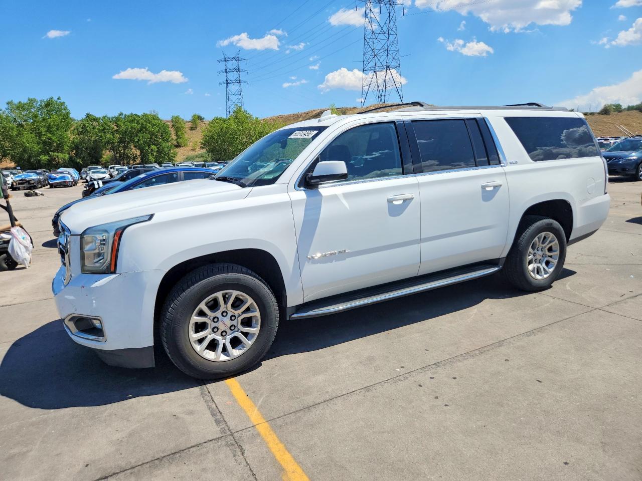 2018 GMC Yukon XL SLE, VIN 1GKS2FKC2JR362989 — Front end