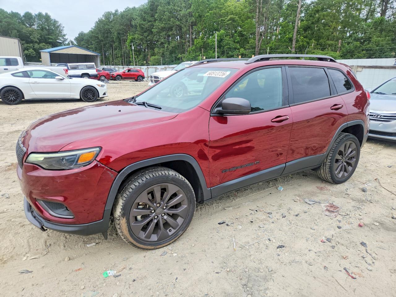 2021 Jeep Cherokee Latitude Lux, VIN 1C4PJMMX6MD145133 — Front end