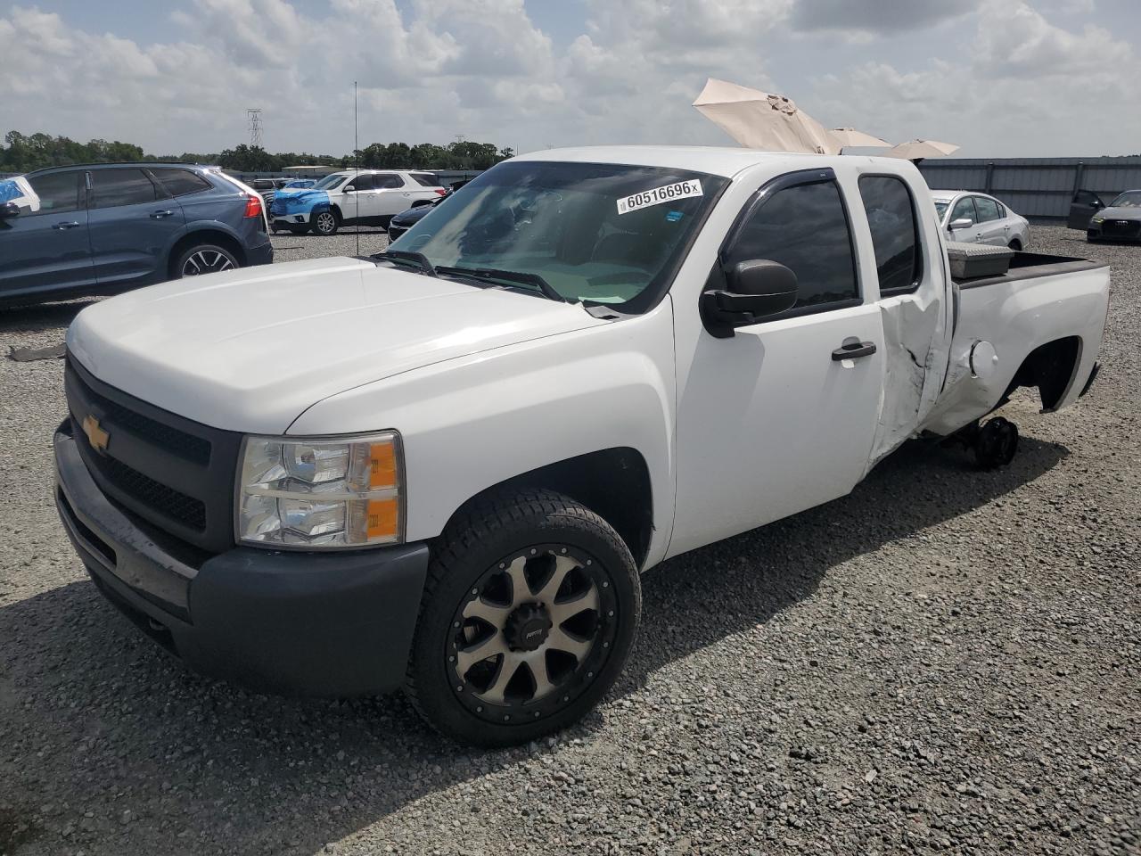 2013 Chevrolet Silverado 1500 Work Truck, VIN 1GCRKPEA2DZ222195 — Side