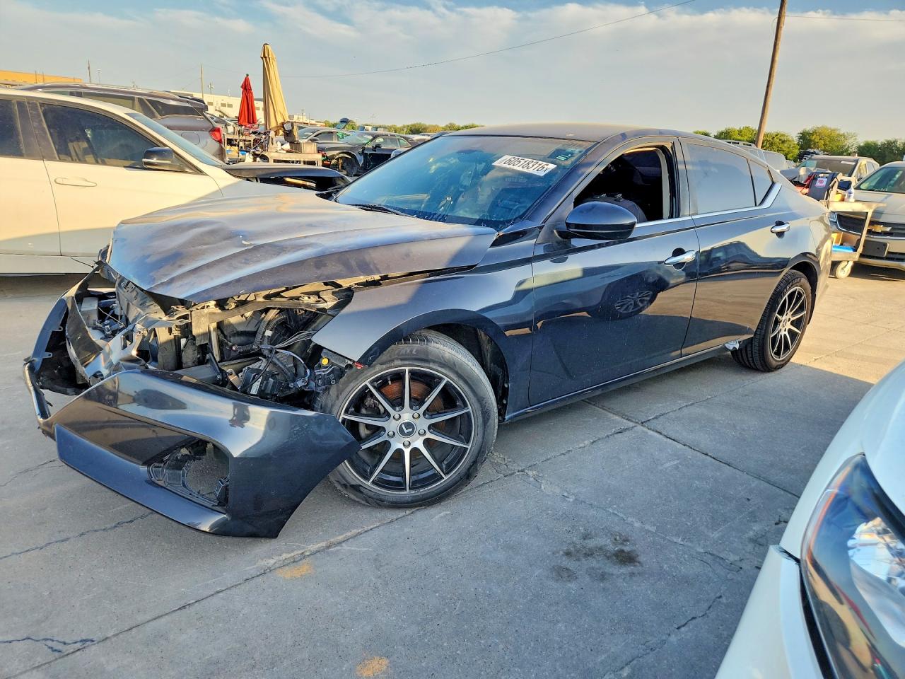 2022 Nissan Altima SV, VIN 1N4BL4DV7NN341795 — Front end
