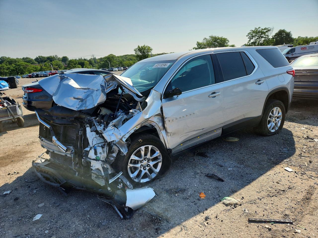 2018 Chevrolet Traverse LS, VIN 1GNEVFKW4JJ272596 — Front end