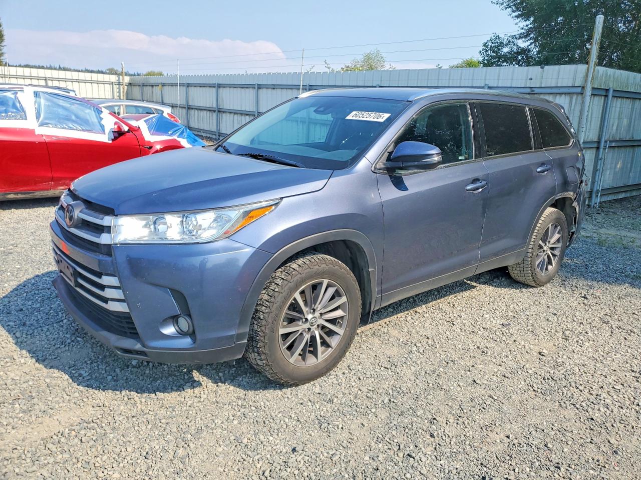 2019 Toyota Highlander XLE, VIN 5TDJZRFH4KS954939 — Rear end