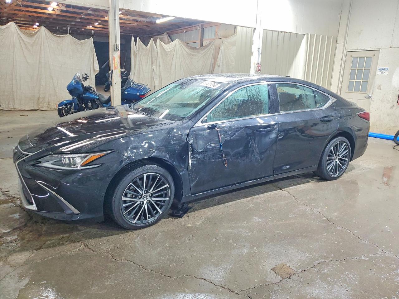 2025 Lexus ES 350, VIN 58ADZ1B1XSU201665 — Перед