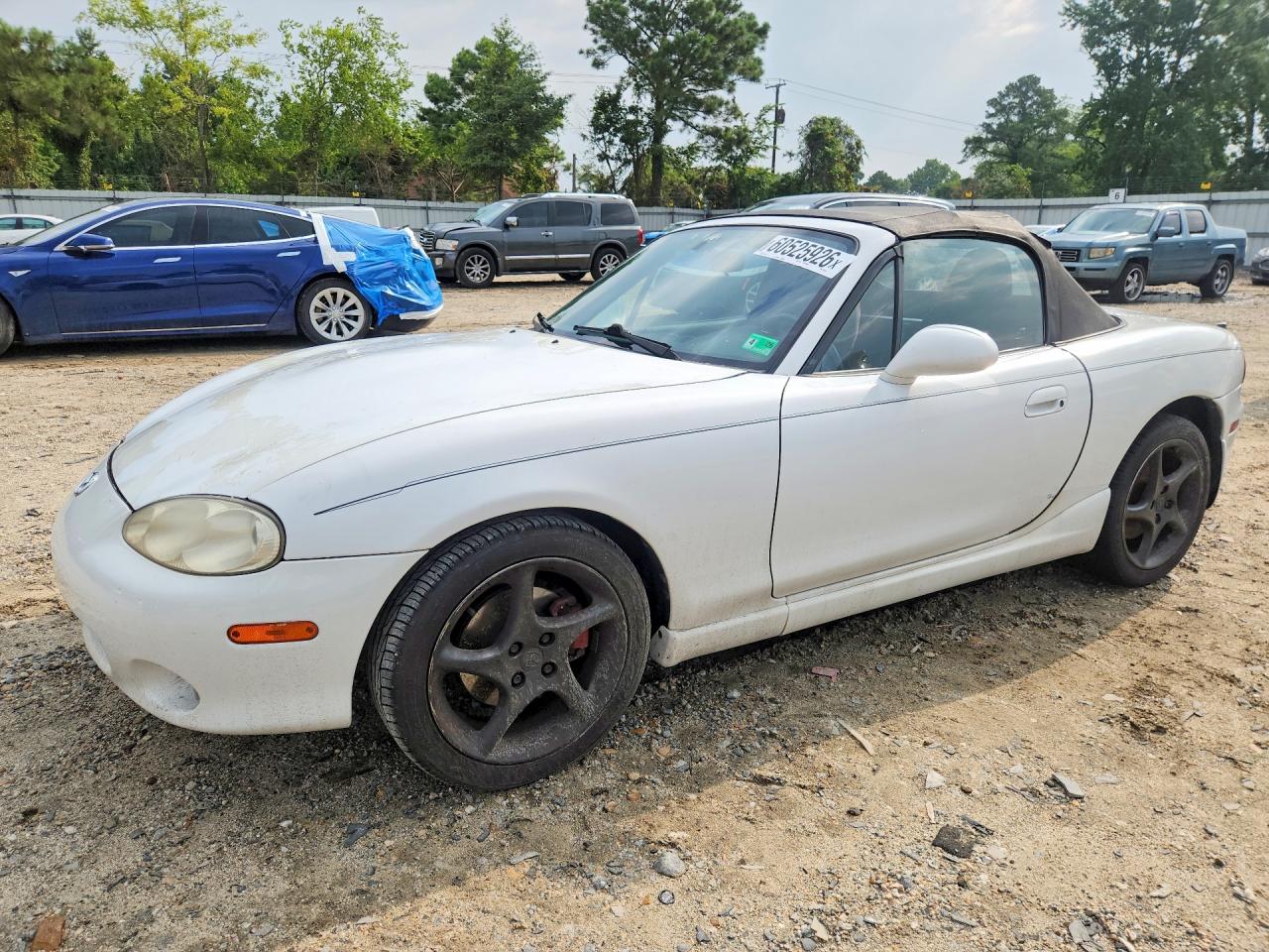 2003 Mazda MX-5 Miata Cloth, VIN JM1NB353130312014 — Side