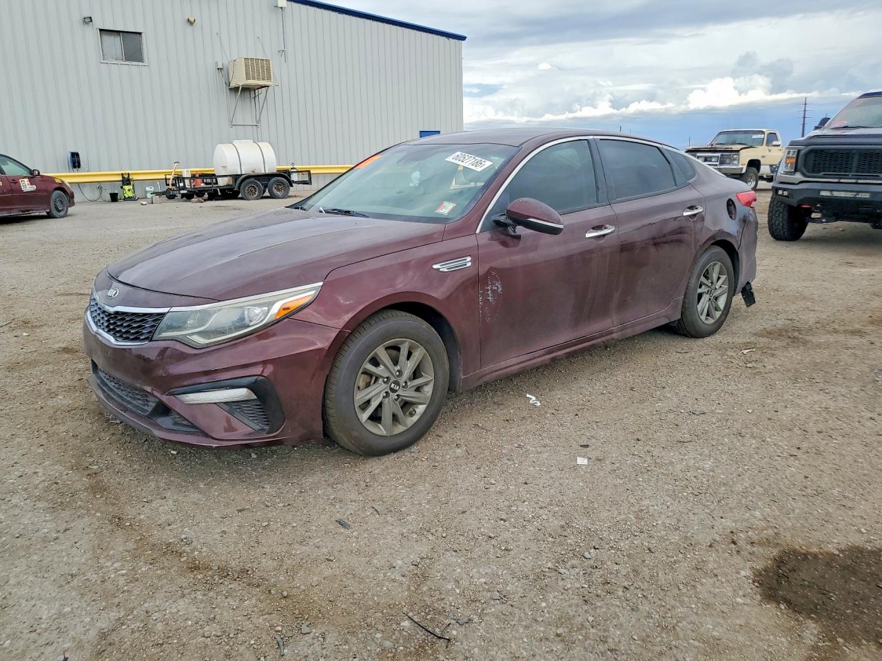 2019 Kia Optima LX, VIN 5XXGT4L32KG317475 — Front end