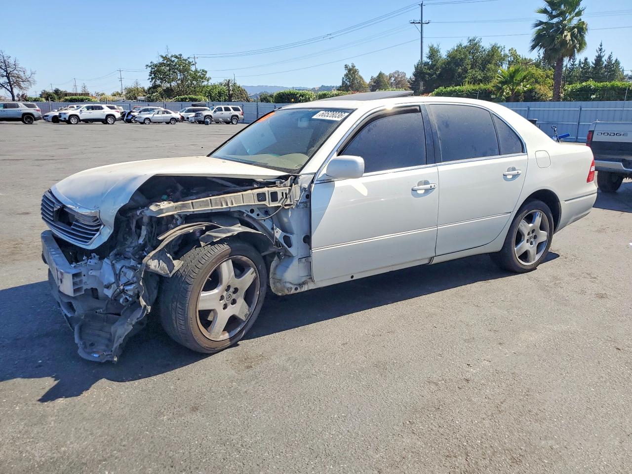 2005 Lexus LS 430, VIN JTHBN36FX55027707 — Front end