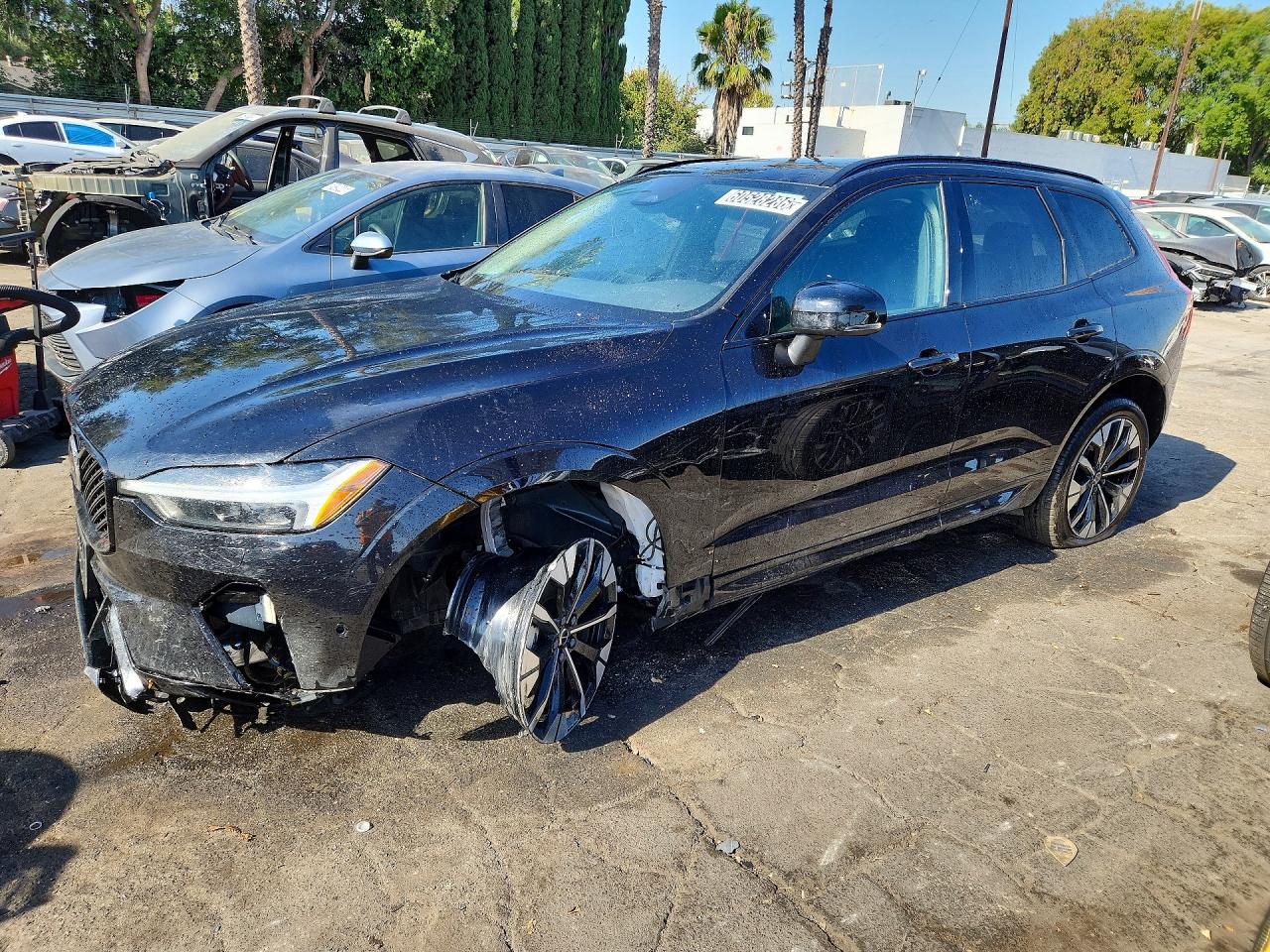 2026 Volvo XC60 Plus, VIN YV4M12RCXT1444893 — Front end