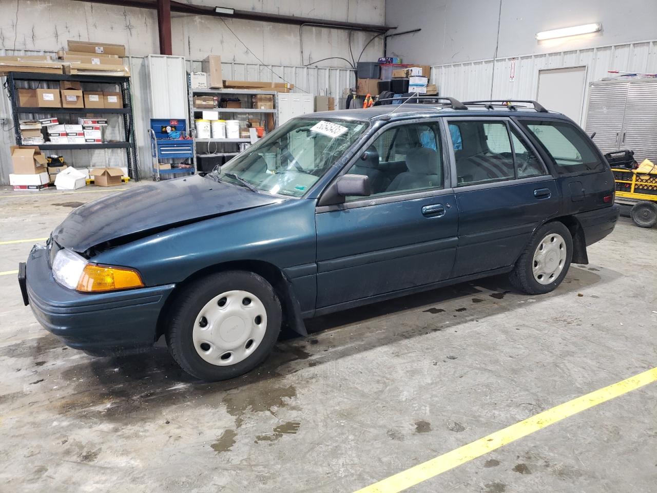 1996 Ford Escort LX, VIN 1FASP15J4TW123111 — Front end